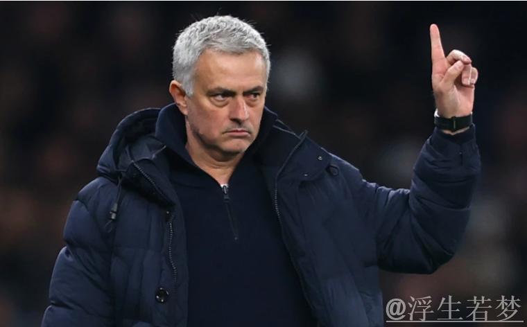 62岁穆帅再现辉煌:禁赛期间率队11轮不败,击碎质疑声 62岁穆帅再现辉煌:禁赛期间率队11轮不败,击碎质疑声